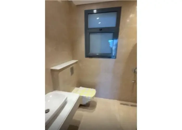 شقه مفروشه للايجار في سوديك فيليت 160 متر حمام