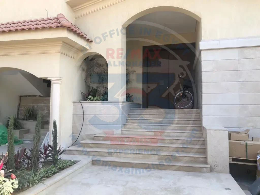 دوبلكس للايجار فى كمبوند القطامية ديونز  350م