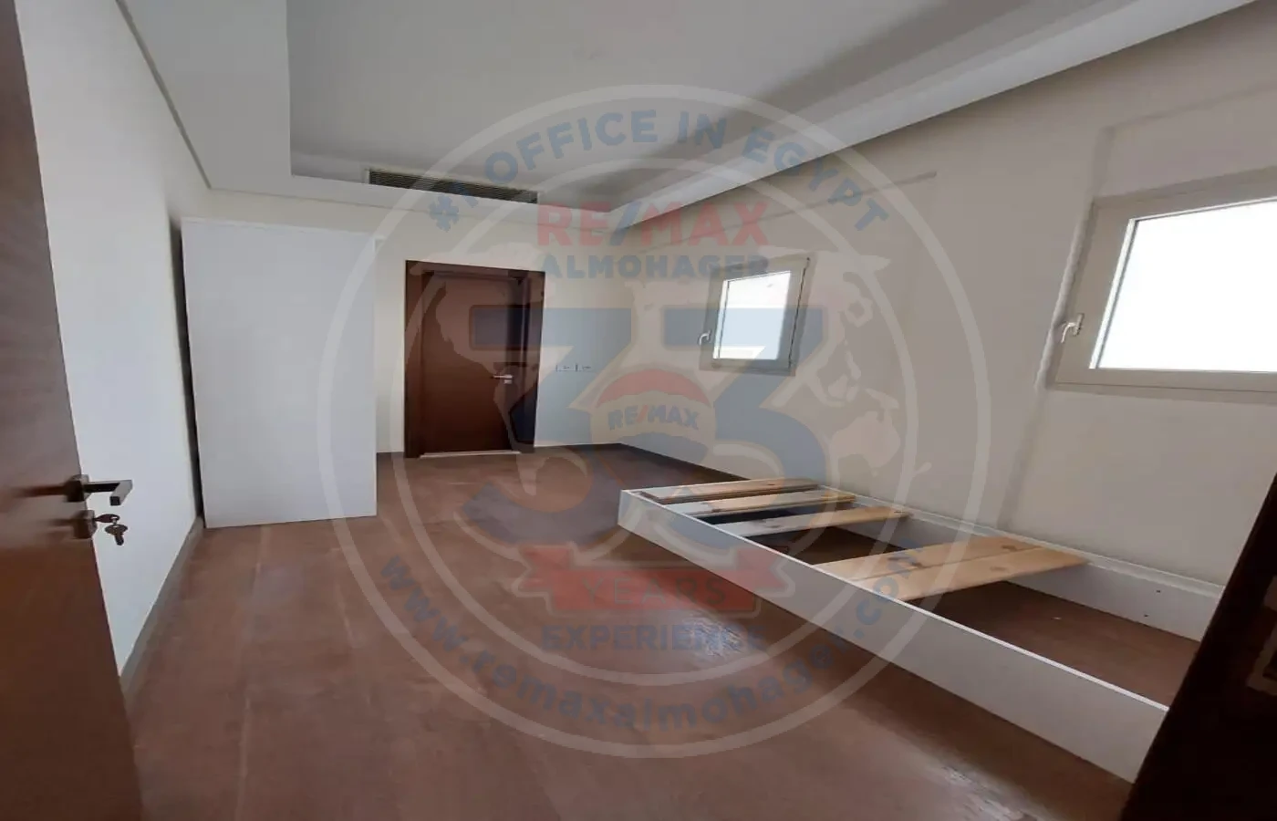 دوبلكس للايجار فى كمبوند القطامية ديونز  350م