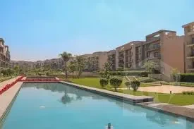 شقة أرضي بحديقة خاصة للبيع – فيفث سكوير