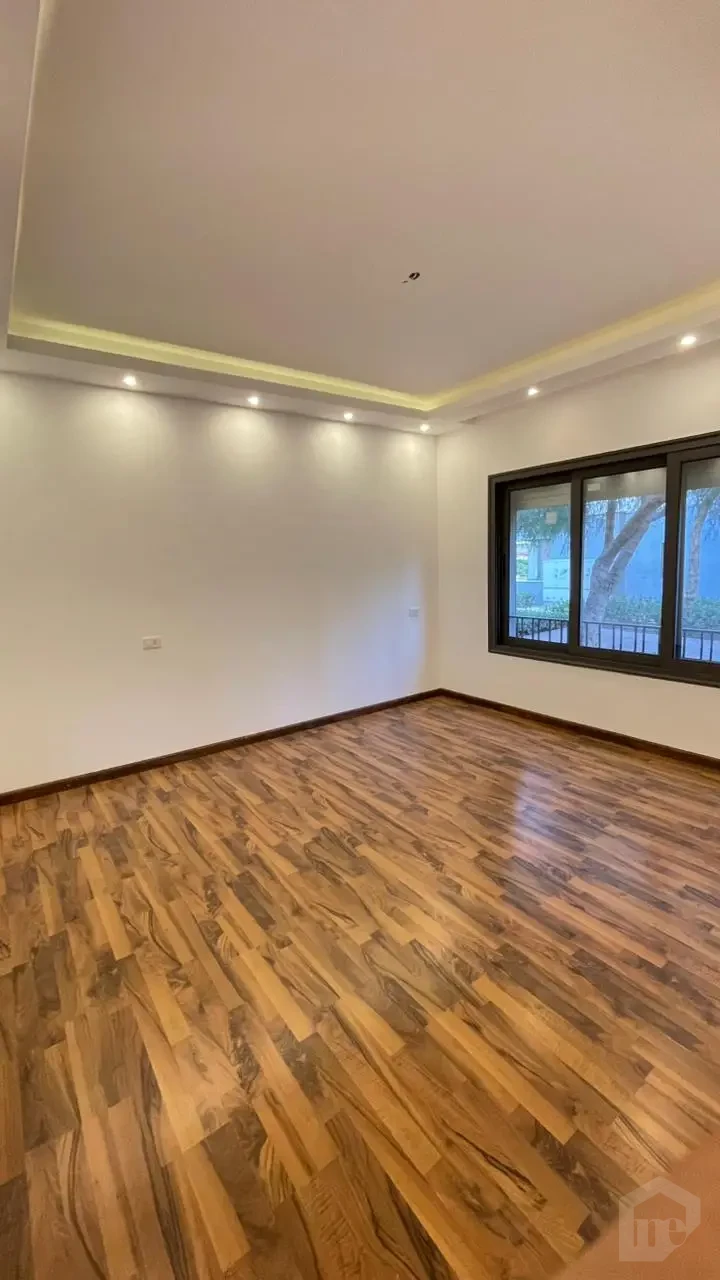 191 sqm apartment for sale in Eastown empty room with window