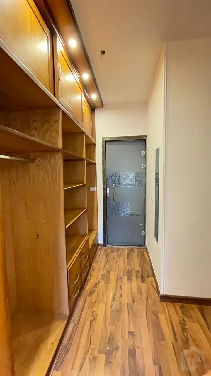 191 sqm apartment for sale in Eastown walk in closet