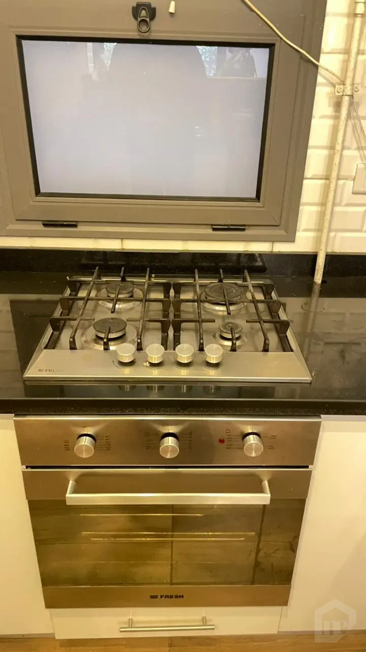 191 sqm apartment for sale in Eastown equipped kitchen hob