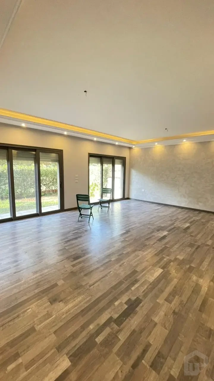 191 sqm apartment for sale in Eastown spacious reception