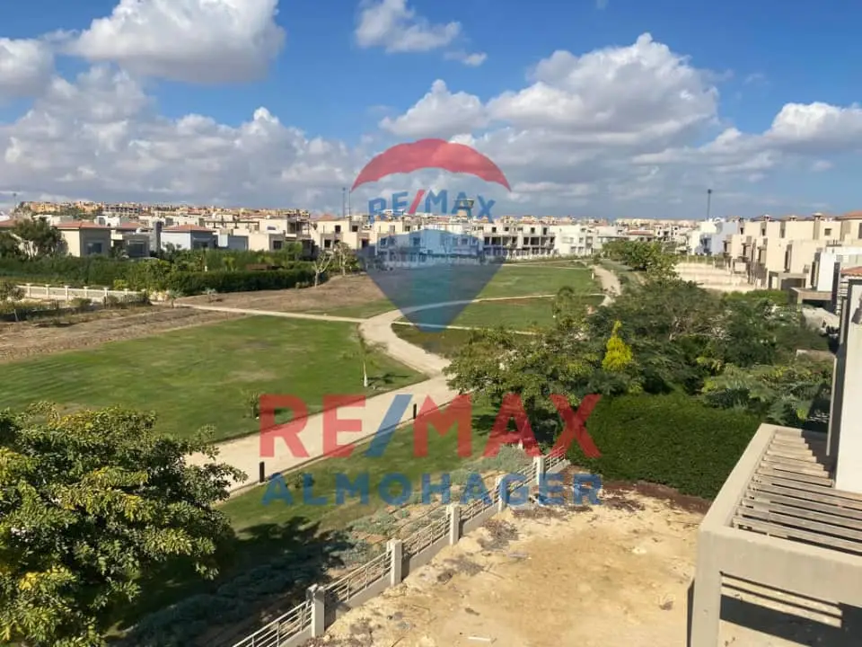 Palm Hills Corner Townhouse – Great Investment Opportunity