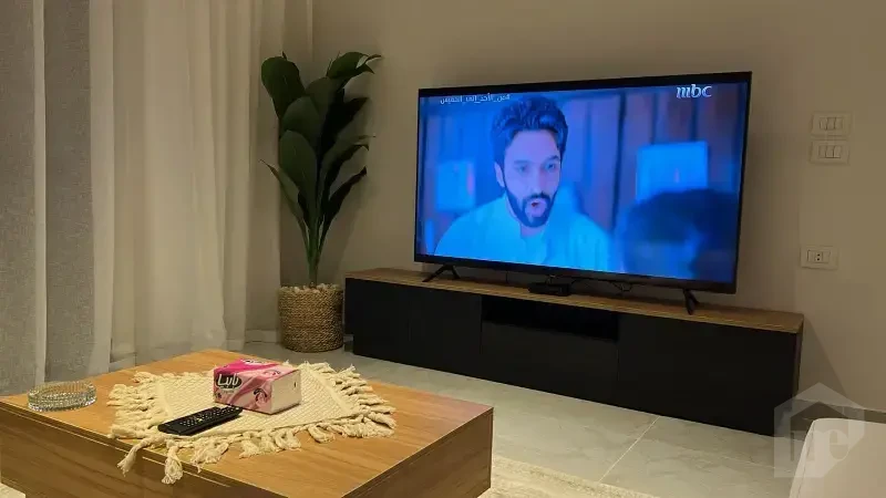 شقة أرضي بحديقة وحمام سباحة خاص للإيجار في ليك فيو ريزيدنس