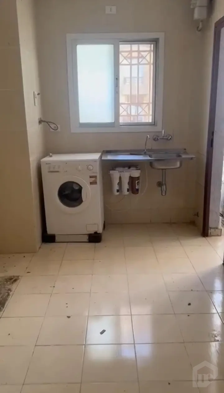 Apartment for sale in Madinaty service area equipped for washing machine and utilities