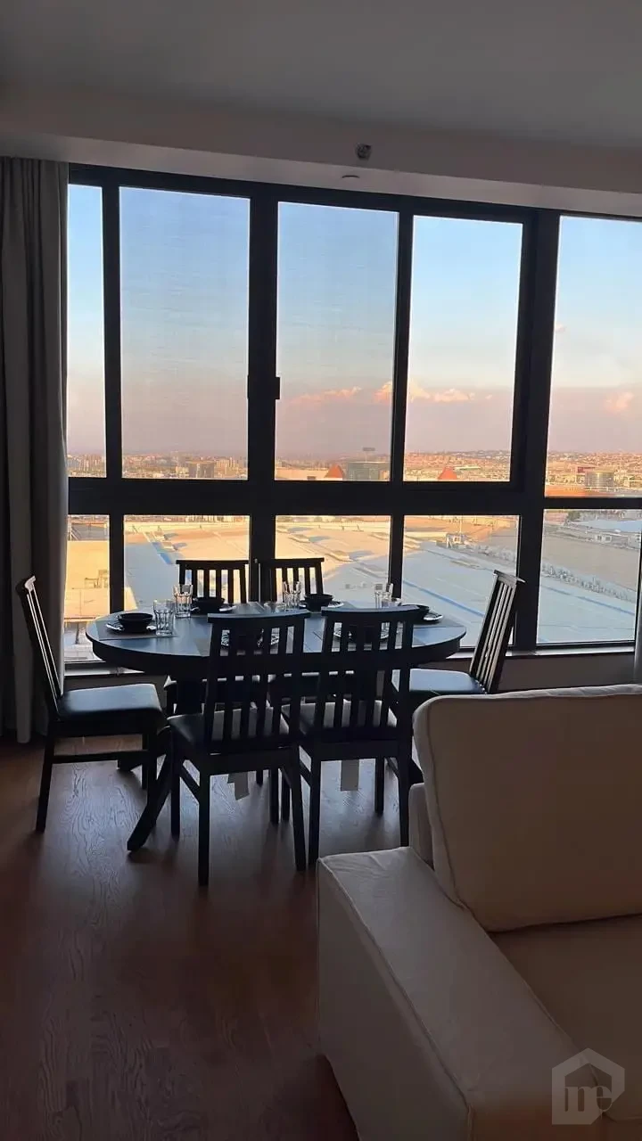 للايجار شقة فندقية مجهزه بالكامل ع محور مباشرة