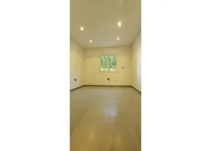 IVilla for rent in Mountain View Hyde Park empty bright room