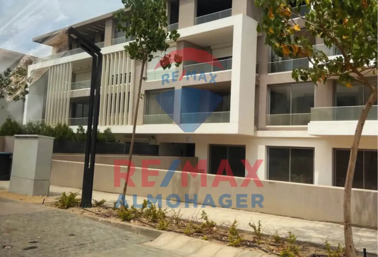 Apartment for sale in Joulz New Giza elegant entrance
