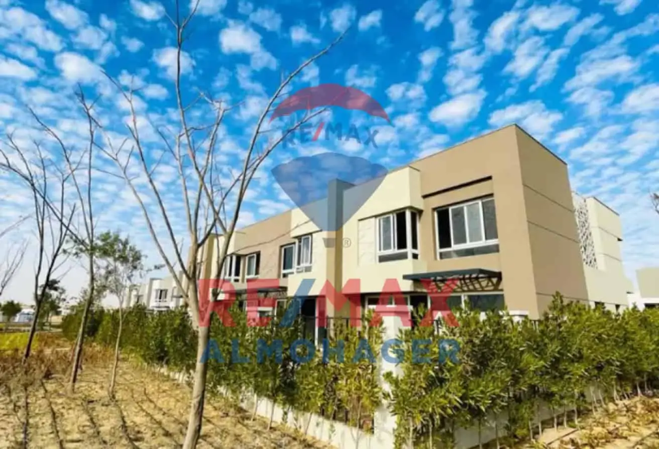 Luxury Corner Townhouse – 250m² Plot, 187m² Built-Up