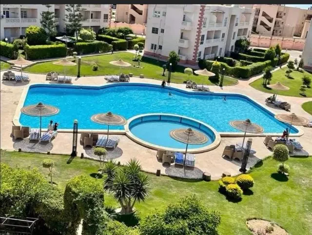 شقة فاخرة للإيجار في قرية سياحية مميزة