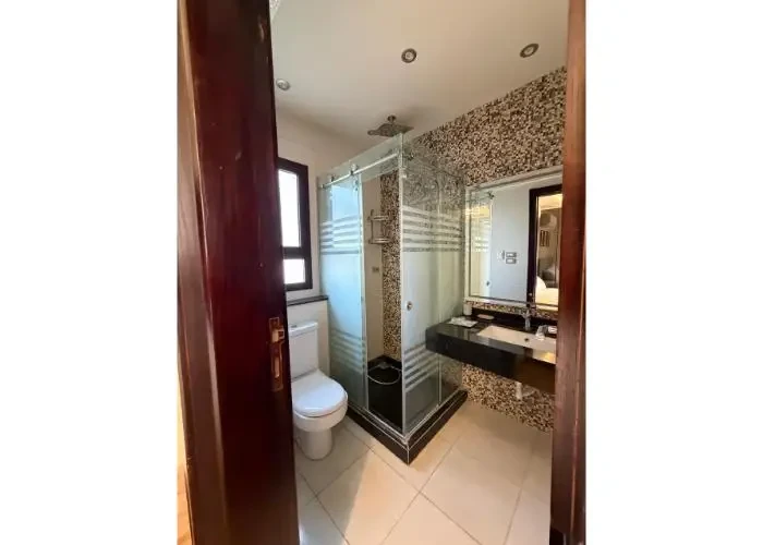 فيلا للأيجار في القاهره الجديده
