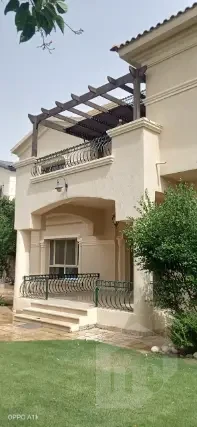 فيلا  للبيع في قطامية هيلز