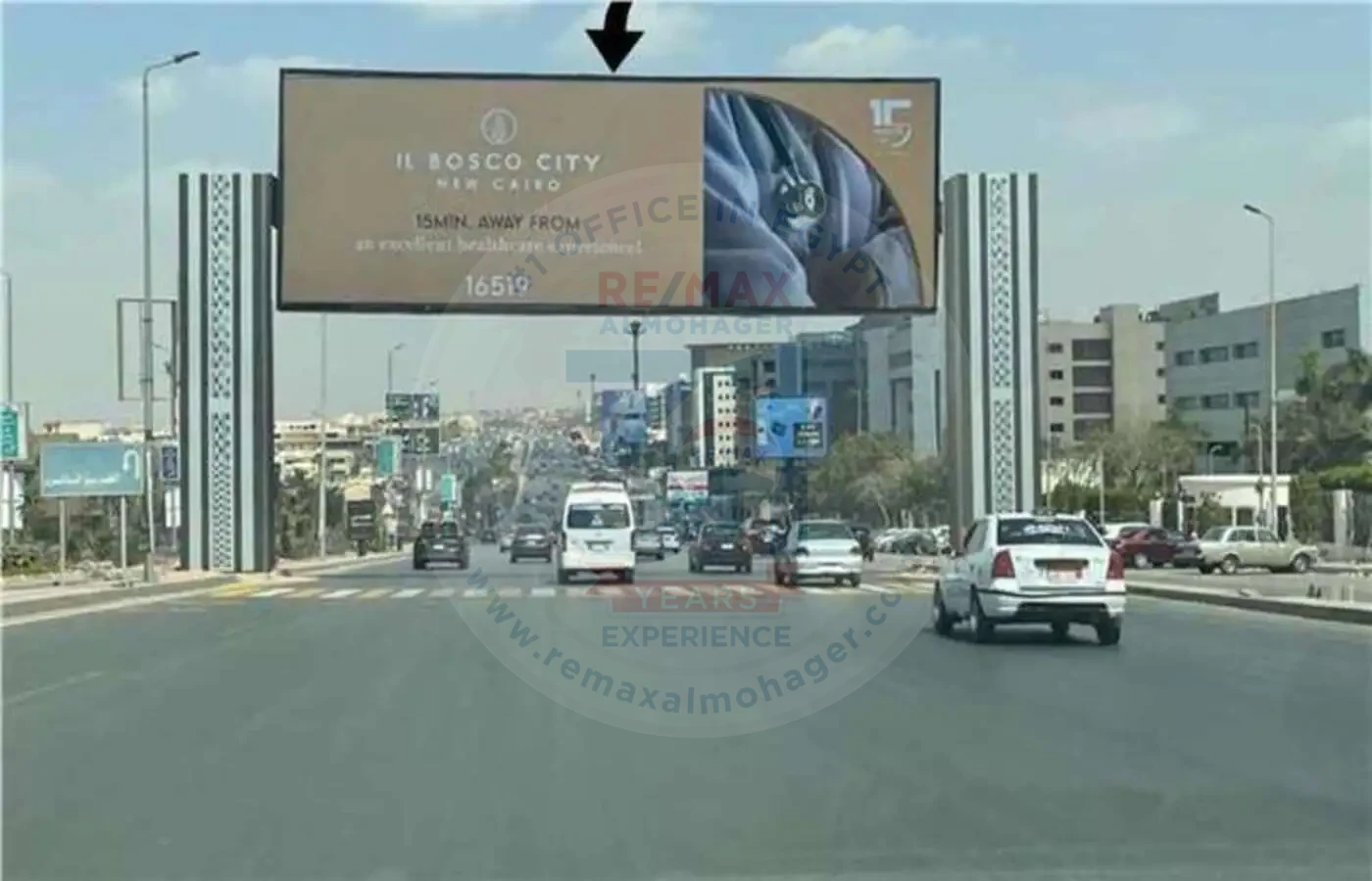 مكتب للايجار في شارع التسعين الجنوبي نصف تشطيب