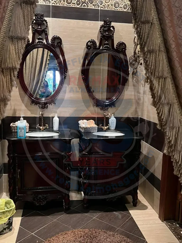 Palace for sale in Beverly Hills Compound, El Shorouk, 1150 m