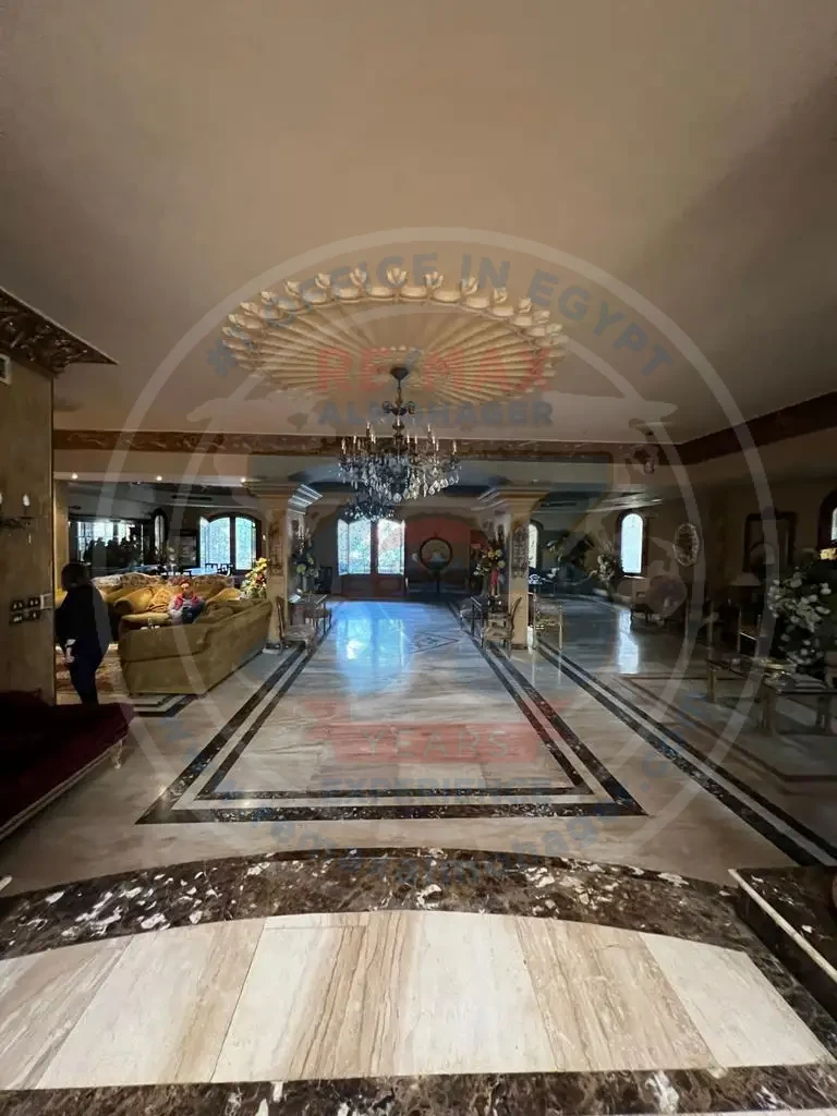 Palace for sale in Beverly Hills Compound, El Shorouk, 1150 m