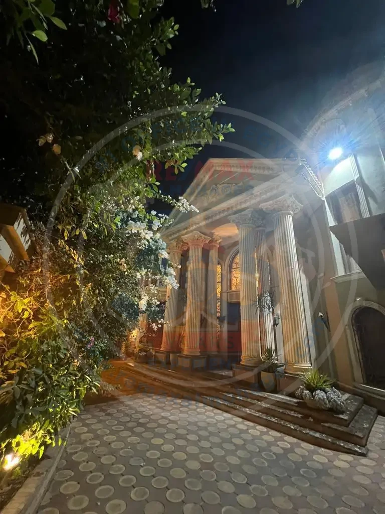 For sale, a fully finished palace in Al Shorouk, in a prime location and with a view
