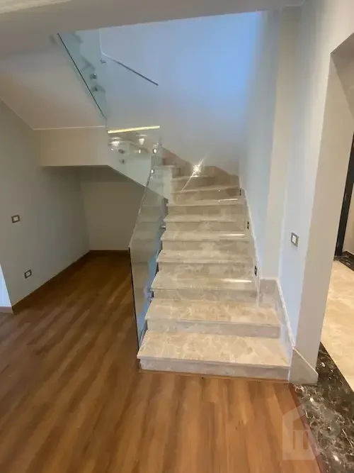 Penthouse for Rent in Eastown – Prime View of Jacaranda Garden