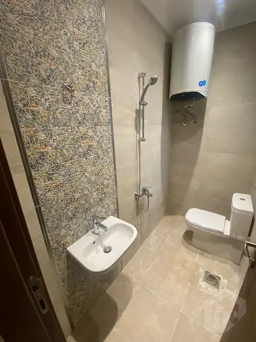 Penthouse for Rent in Eastown – Prime View of Jacaranda Garden