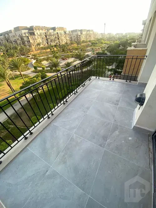 Penthouse for Rent in Eastown – Prime View of Jacaranda Garden