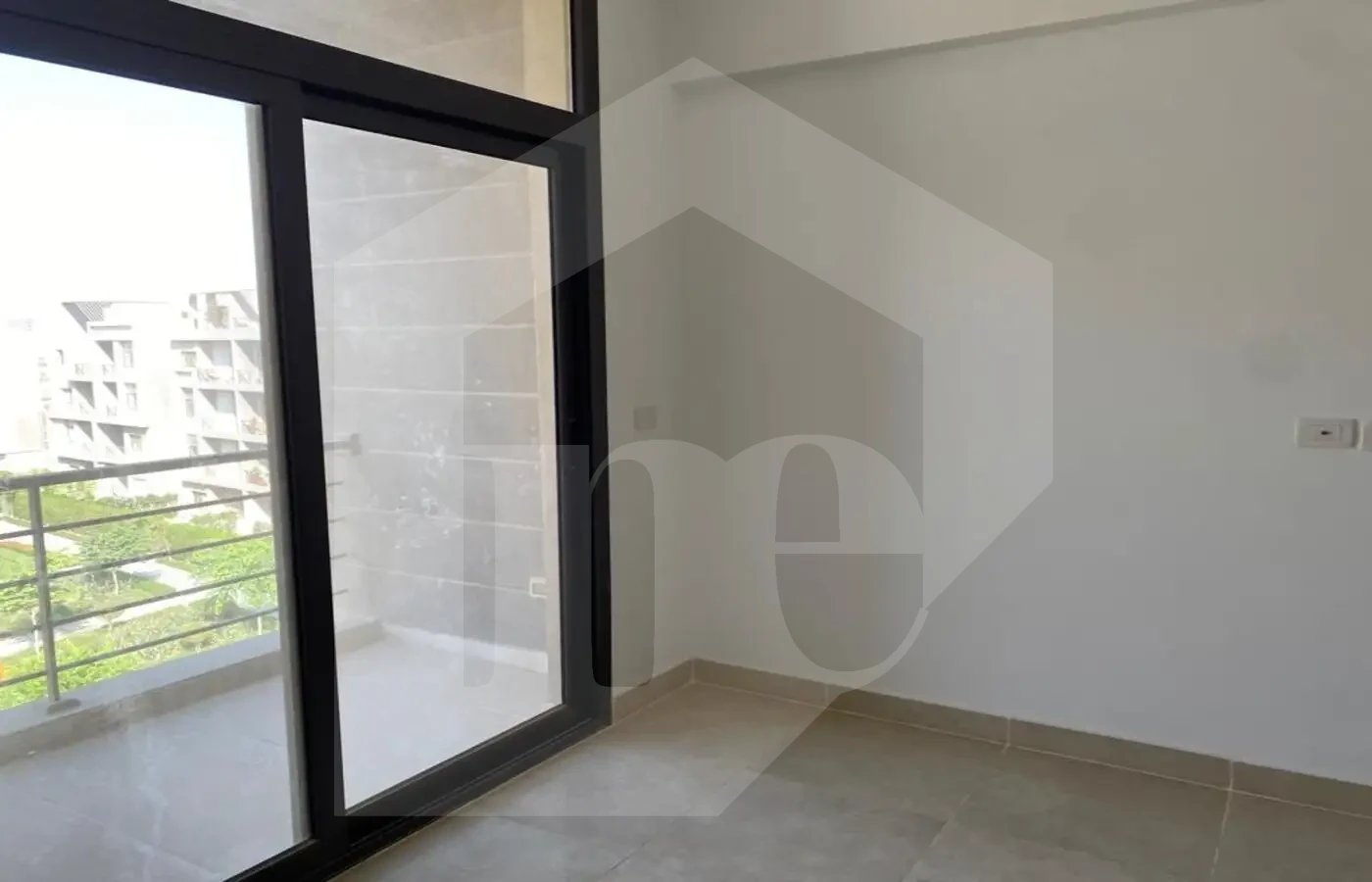 بنتهاوس للايجار فى فيفث سكوير نصف مفروش
