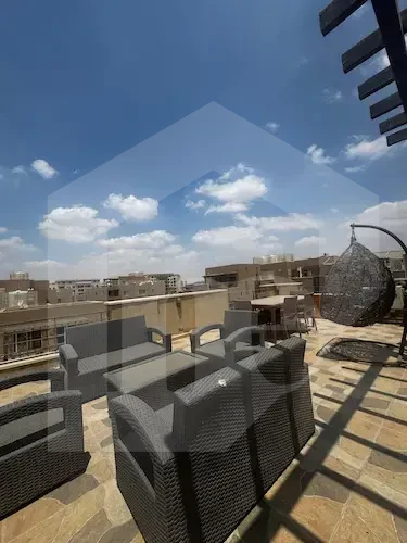 Penthouse for rent in Village Compound