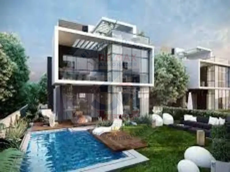 Penthouse for sale in Fifth Square Compound