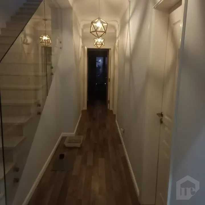 Penthouse for sale in Mountain View Hyde Park Fifth hallway and stairs