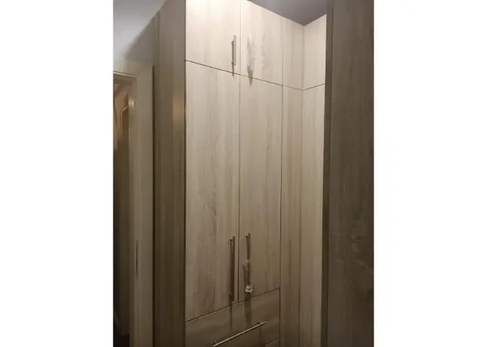 Penthouse for sale in Mountain View Hyde Park Fifth wooden wardrobe