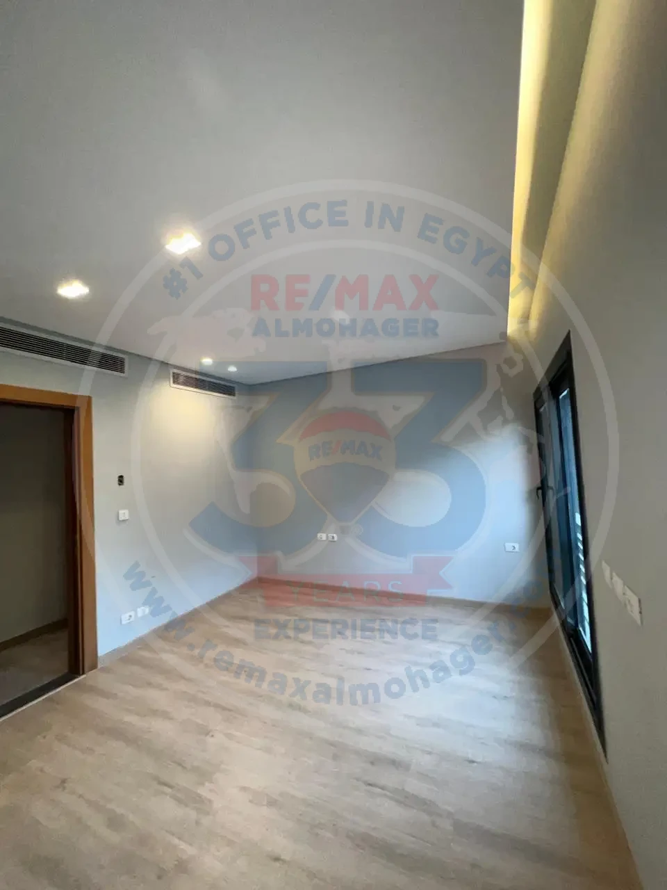Penthouse for sale in Trio Gardens Compound 160m