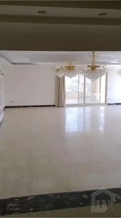 بينت هاوس للبيع متشطب بالكامل في شارع الحرية مصر الجديدة