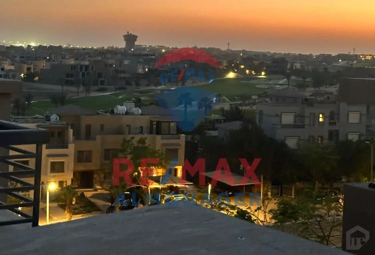 بنتهاوس مميز للبيع – فيو مفتوح على الجولف ومطبخ بتشطيب فاخر