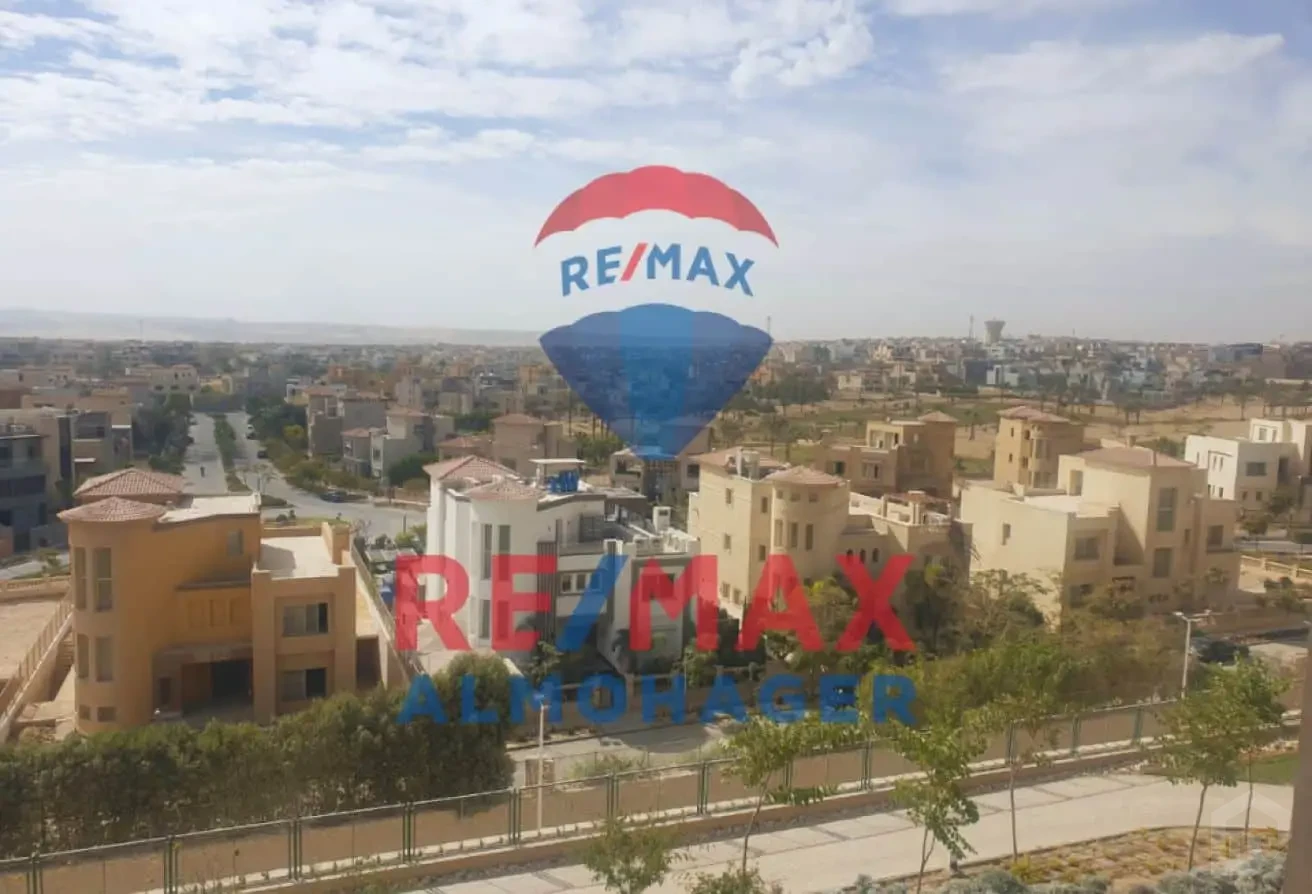 فرصة رائعة: بنتهاوس بفيو جولف مفتوح ومطبخ مجهز بالكامل