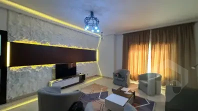 شقة ارضي بحديقة للبيع ذا فيلج