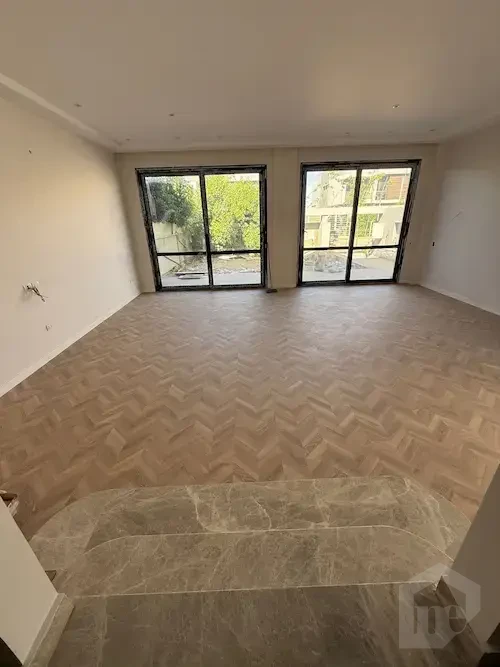 Semi-Furnished Quatro with Porcelain & HDF Flooring