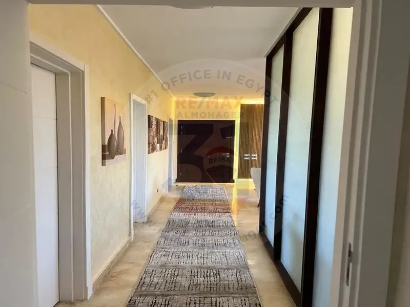 apartment with ACs and furnished in palm hills