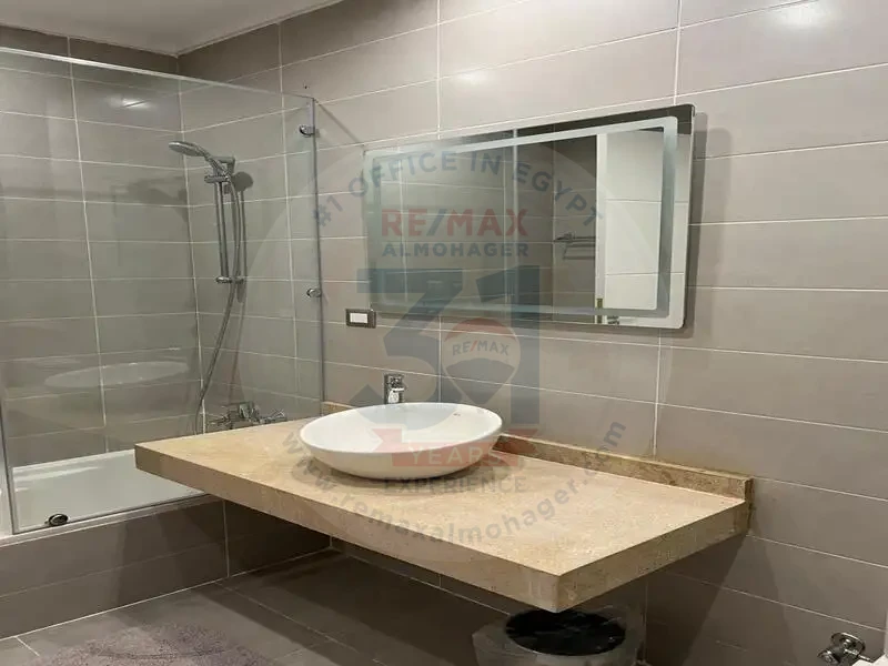 Apartment with private garden for rent in New Cairo