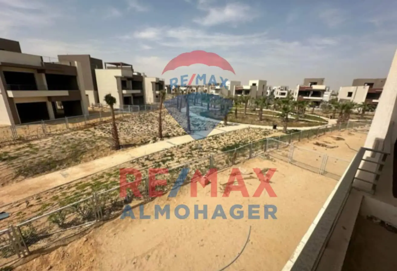 Standalone type E for sale in The crown - Palm hills, 6th October  Ready to move  Semi finished