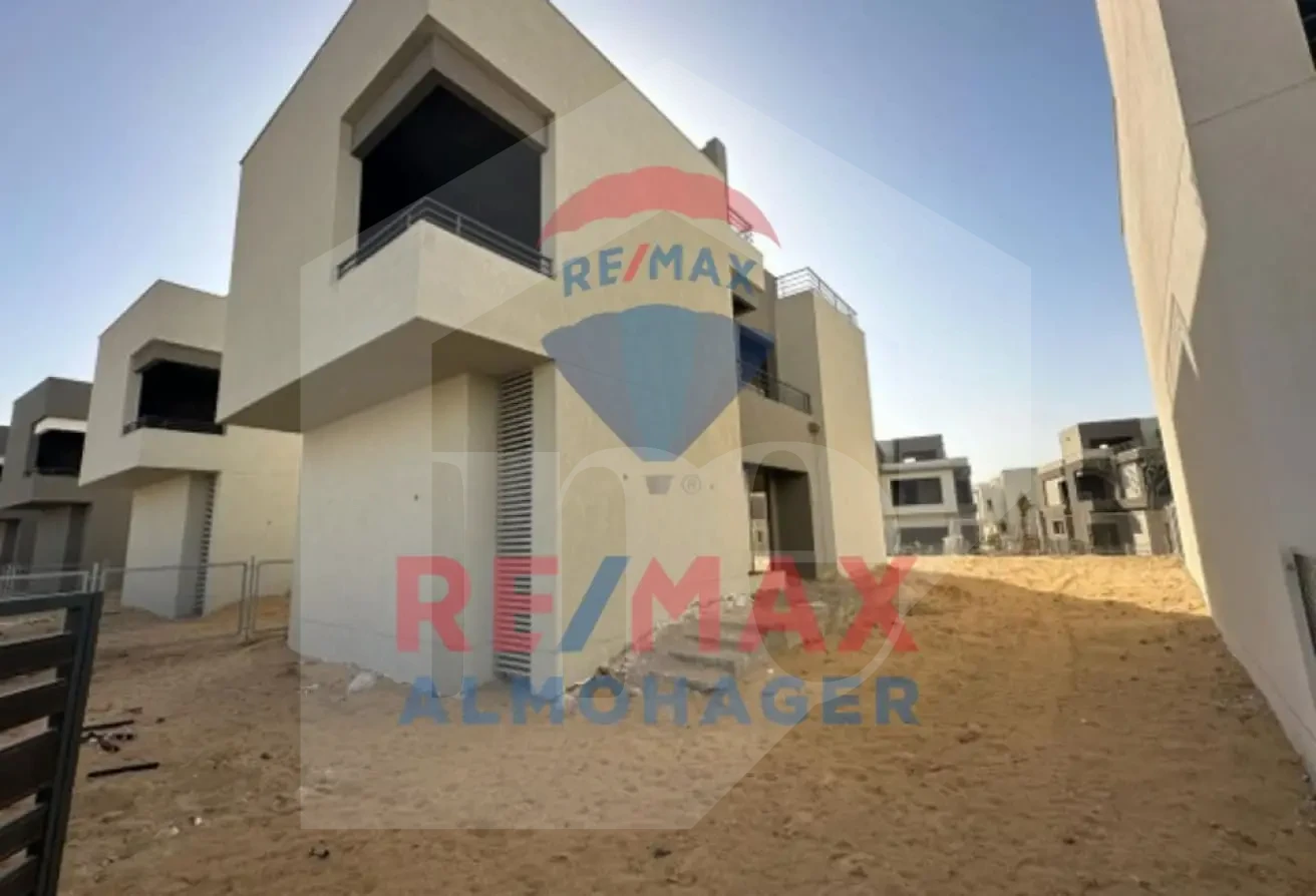 Luxury Villa for Sale - The Crown Palm Hills, 6th of October