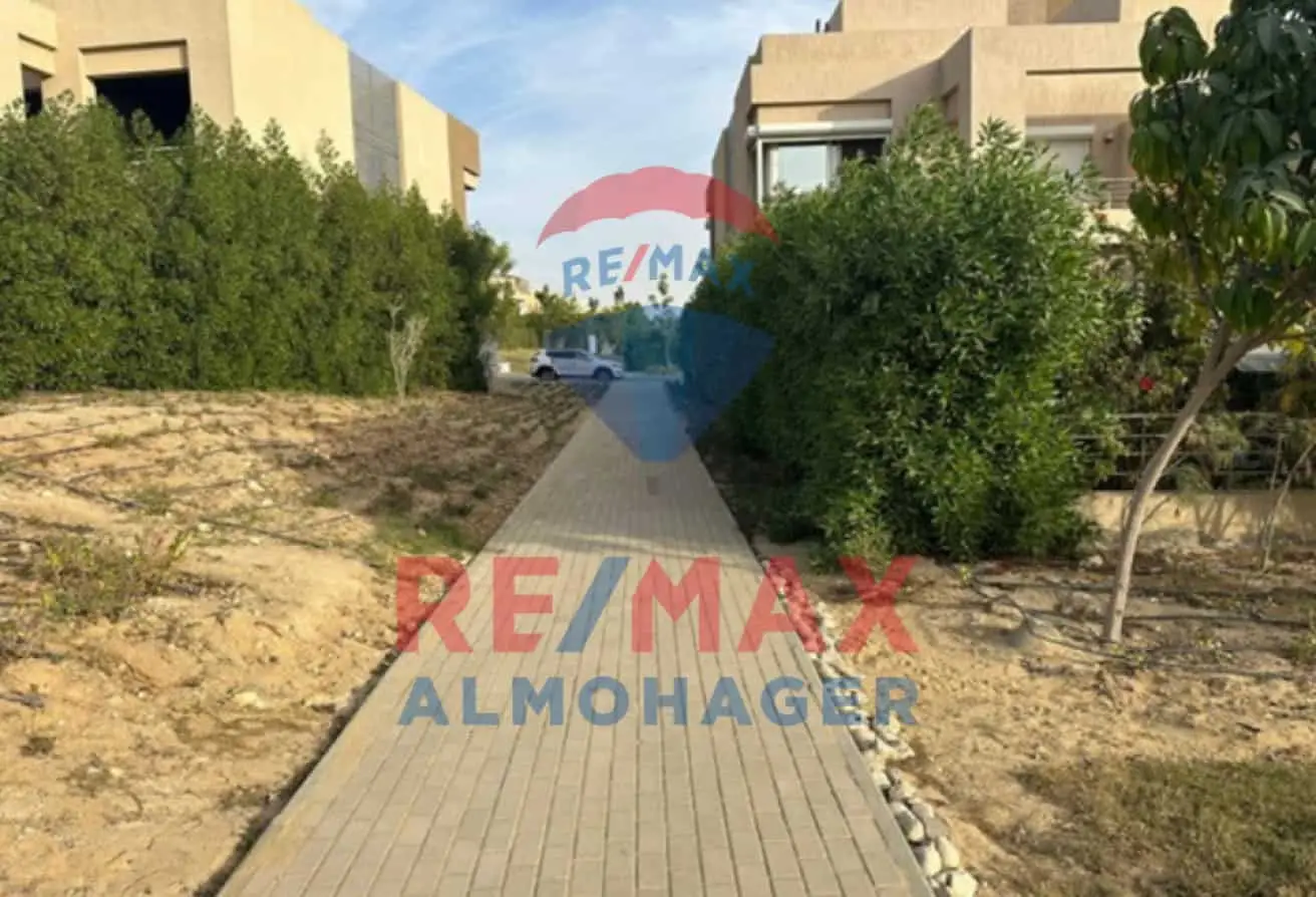 للبيع توين هاوس مشطب بالكامل في أعلى طابق – جولف إكستنشن