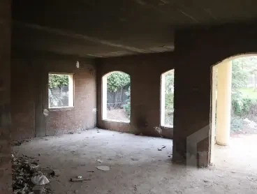 للبيع فيلا مستقلة نصف تشطيب في مدينتي