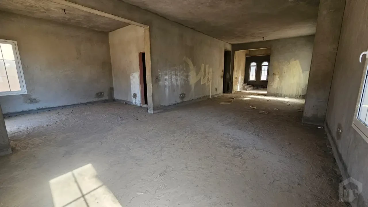 Semi-Finished Standalone Villa for Sale in Hyde Park