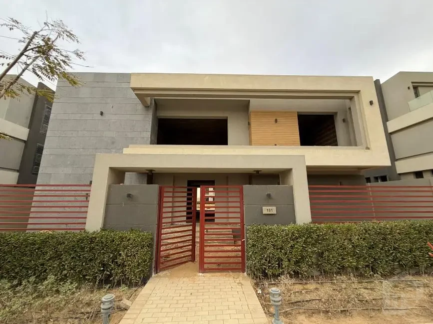 La Vista City villa for sale