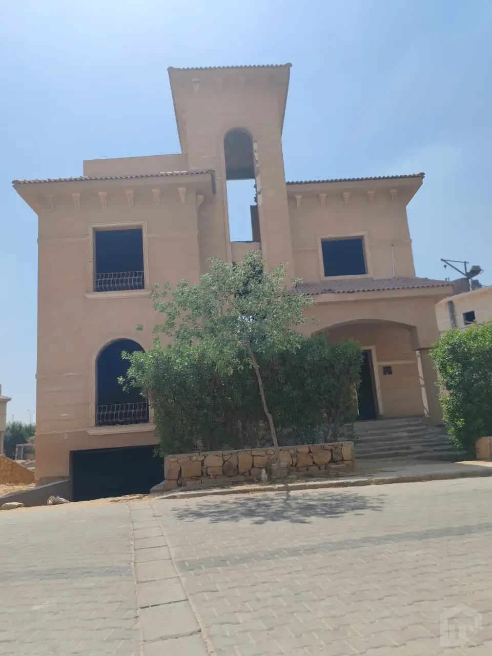 للبيع فيلا في  كمبوند ريحانا القاهره الجديده