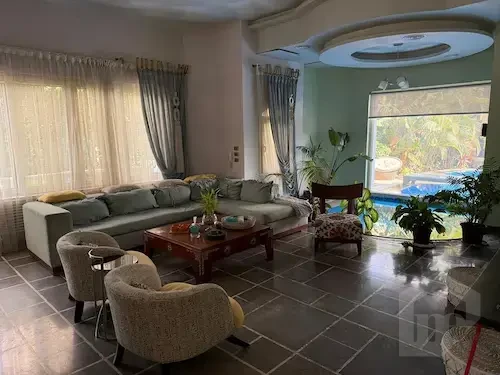 فيلا مستقلة للبيع في رويال لاجون – القاهرة الجديدة