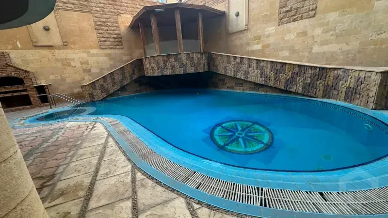 فيلا فاخرة للبيع في قلب التجمع الأول