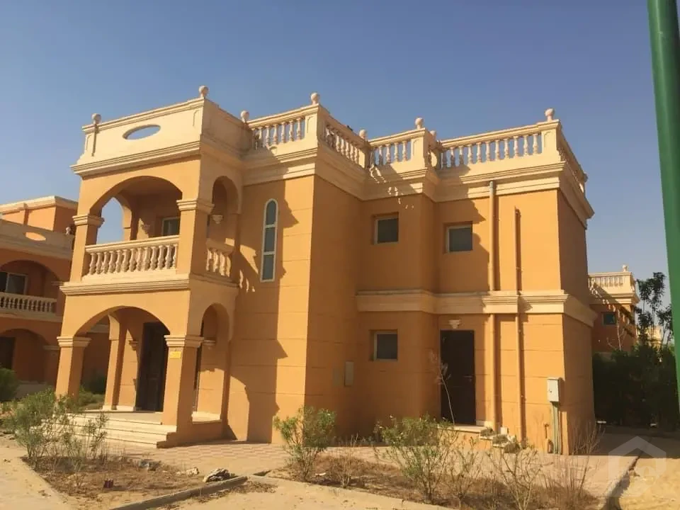 فيلا مستقلة للبيع في كمبوند ستيلا مصر الجديدة