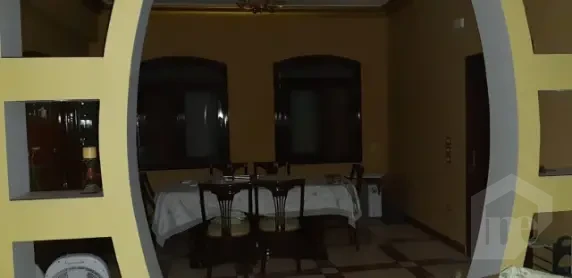 فيلا  مقسمة في الحي الثاني التجمع الخامس للبيع