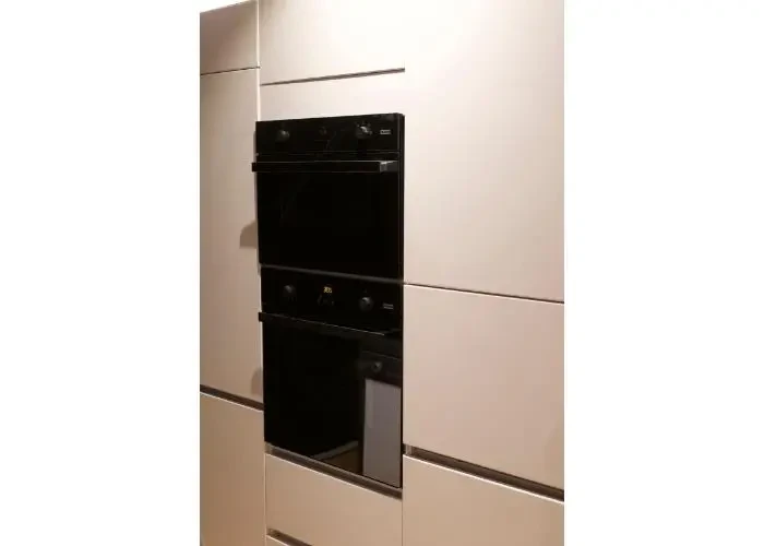 شقه للبيع في فيلدج جيت
